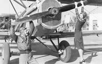 vintage-foto-man-vrouw-vliegtuig